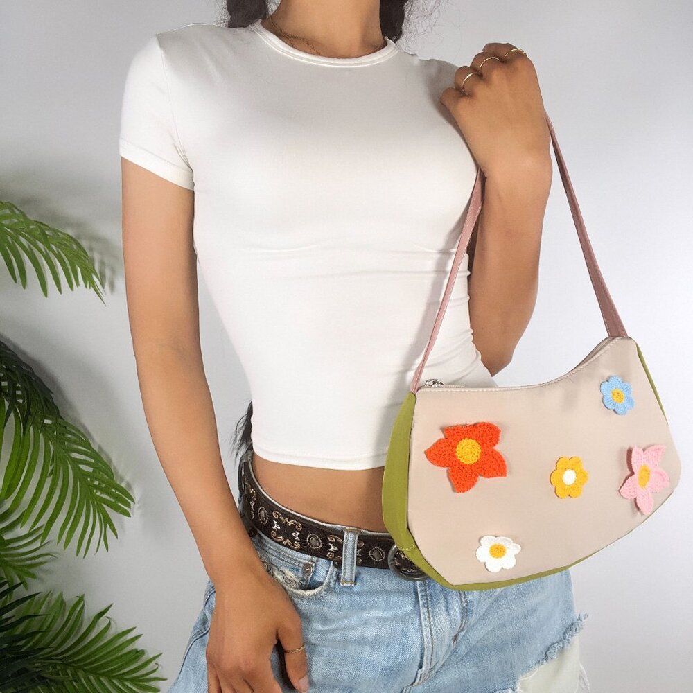 Vintage 90s Style Floral Crochet Embroidered Cottagecore Handbag Zipper Closure